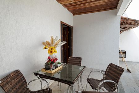 Casa para alugar com 299m², 3 quartos e 5 vagas Casa para alugar com 299m², 3 quartos e 5 vagasVaranda
