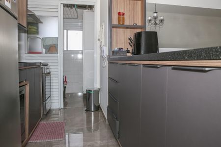 Apartamento à venda com 76m², 3 quartos e 2 vagas Apartamento à venda com 76m², 3 quartos e 2 vagasCozinha e Área de Serviço