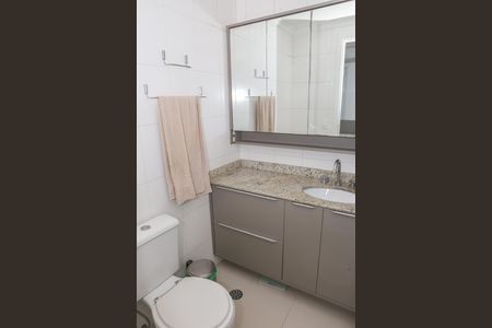 Apartamento à venda com 76m², 3 quartos e 2 vagas Apartamento à venda com 76m², 3 quartos e 2 vagasBanheiro da Suíte