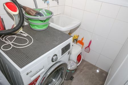 Apartamento à venda com 76m², 3 quartos e 2 vagas Apartamento à venda com 76m², 3 quartos e 2 vagasCozinha e Área de Serviço
