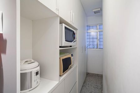 Apartamento à venda com 191m², 4 quartos e 2 vagasCozinha 