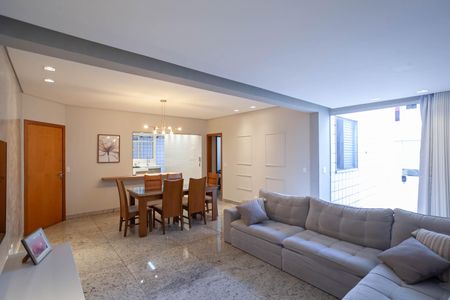 Apartamento à venda com 191m², 4 quartos e 2 vagasSala