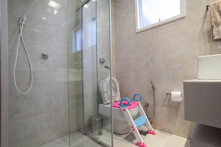 Apartamento à venda com 191m², 4 quartos e 2 vagasBanheiro social 
