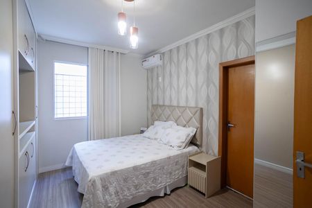 Apartamento à venda com 191m², 4 quartos e 2 vagasSuíte 