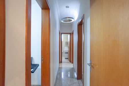 Apartamento à venda com 191m², 4 quartos e 2 vagasCorredor