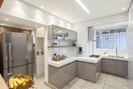 Apartamento à venda com 191m², 4 quartos e 2 vagasCozinha