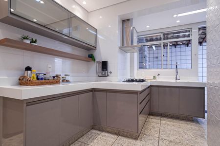 Apartamento à venda com 191m², 4 quartos e 2 vagasCozinha
