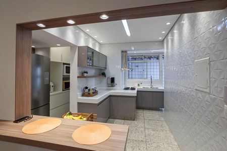 Apartamento à venda com 191m², 4 quartos e 2 vagasCozinha