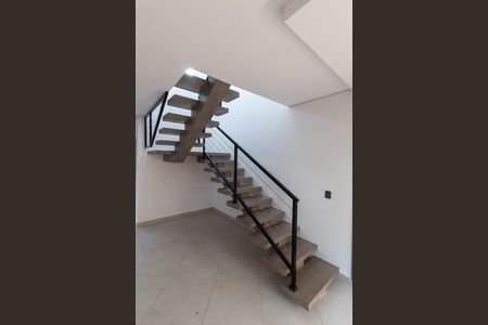 ESCADA ACESSOS de casa de condomínio para alugar com 2 quartos, 89m² em Chácara Primavera, Campinas