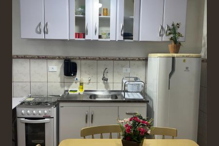 Cozinha de apartamento para alugar com 1 quarto, 40m² em Canto do Forte, Praia Grande