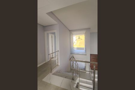 Casa de condomínio à venda com 286m², 4 quartos e 4 vagas Casa de condomínio à venda com 286m², 4 quartos e 4 vagasCorredor
