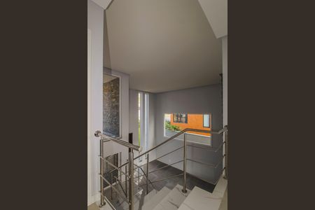 Casa de condomínio à venda com 286m², 4 quartos e 4 vagas Casa de condomínio à venda com 286m², 4 quartos e 4 vagasCorredor
