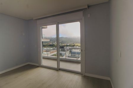 Casa de condomínio à venda com 286m², 4 quartos e 4 vagas Casa de condomínio à venda com 286m², 4 quartos e 4 vagasSuite
