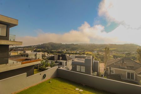 Casa de condomínio à venda com 286m², 4 quartos e 4 vagas Casa de condomínio à venda com 286m², 4 quartos e 4 vagasVista