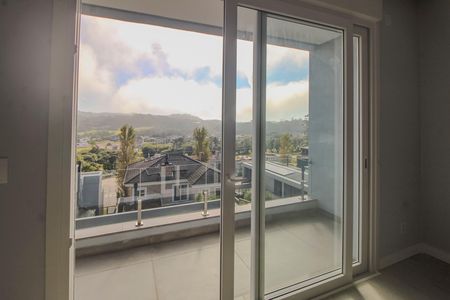 Casa de condomínio à venda com 286m², 4 quartos e 4 vagas Casa de condomínio à venda com 286m², 4 quartos e 4 vagasSuite 2