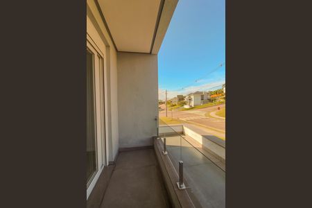 Casa de condomínio à venda com 286m², 4 quartos e 4 vagas Casa de condomínio à venda com 286m², 4 quartos e 4 vagasVaranda