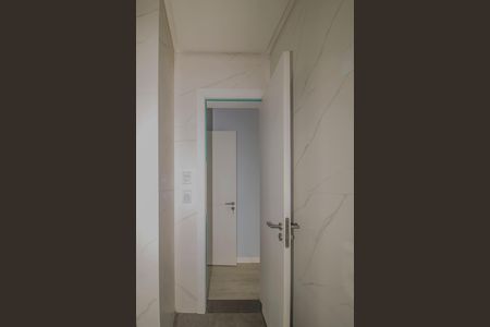 Casa de condomínio à venda com 286m², 4 quartos e 4 vagas Casa de condomínio à venda com 286m², 4 quartos e 4 vagasBanheiro da Suíte 2