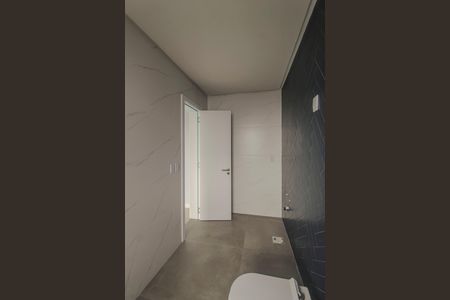 Casa de condomínio à venda com 286m², 4 quartos e 4 vagas Casa de condomínio à venda com 286m², 4 quartos e 4 vagasBanheiro da Suíte