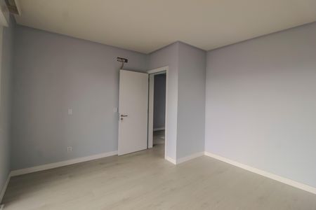 Casa de condomínio à venda com 286m², 4 quartos e 4 vagas Casa de condomínio à venda com 286m², 4 quartos e 4 vagasSuite