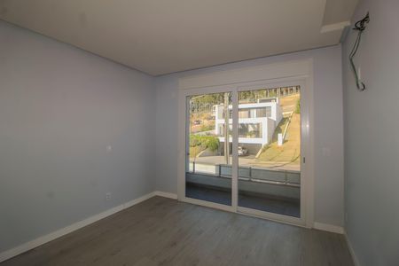 Casa de condomínio à venda com 286m², 4 quartos e 4 vagas Casa de condomínio à venda com 286m², 4 quartos e 4 vagasSuite 3