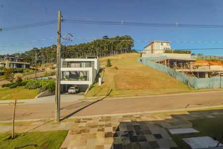 Casa de condomínio à venda com 286m², 4 quartos e 4 vagas Casa de condomínio à venda com 286m², 4 quartos e 4 vagasVistaVista