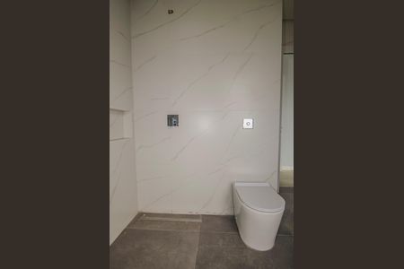 Casa de condomínio à venda com 286m², 4 quartos e 4 vagas Casa de condomínio à venda com 286m², 4 quartos e 4 vagasBanheiro da Suíte 2