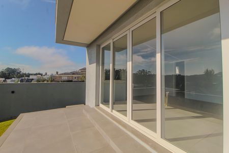Casa de condomínio à venda com 286m², 4 quartos e 4 vagas Casa de condomínio à venda com 286m², 4 quartos e 4 vagasQuintal