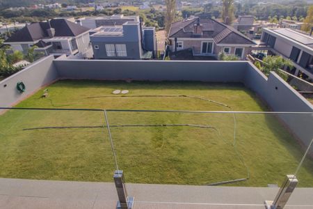 Casa de condomínio à venda com 286m², 4 quartos e 4 vagas Casa de condomínio à venda com 286m², 4 quartos e 4 vagasVista