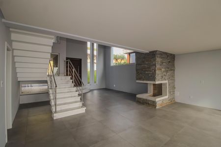 Casa de condomínio à venda com 286m², 4 quartos e 4 vagas Casa de condomínio à venda com 286m², 4 quartos e 4 vagasSala