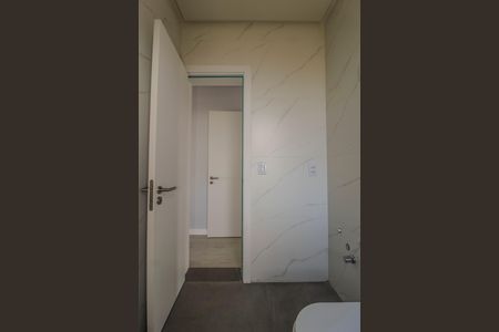 Casa de condomínio à venda com 286m², 4 quartos e 4 vagas Casa de condomínio à venda com 286m², 4 quartos e 4 vagasBanheiro da Suíte 3