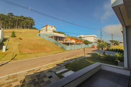 Casa de condomínio à venda com 286m², 4 quartos e 4 vagas Casa de condomínio à venda com 286m², 4 quartos e 4 vagasVista