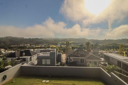 Casa de condomínio à venda com 286m², 4 quartos e 4 vagas Casa de condomínio à venda com 286m², 4 quartos e 4 vagasVista