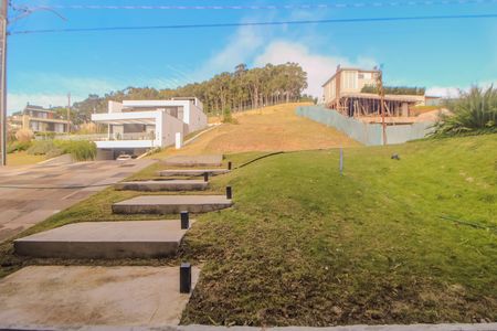 Casa de condomínio à venda com 286m², 4 quartos e 4 vagas Casa de condomínio à venda com 286m², 4 quartos e 4 vagasVista da sala