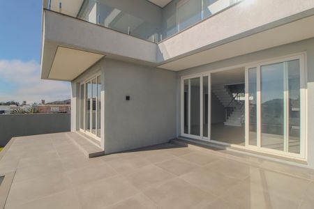 Casa de condomínio à venda com 286m², 4 quartos e 4 vagas Casa de condomínio à venda com 286m², 4 quartos e 4 vagasQuintal
