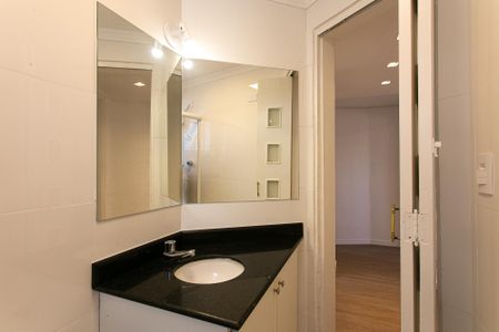 Apartamento à venda com 74m², 3 quartos e 3 vagas Apartamento à venda com 74m², 3 quartos e 3 vagasBanheiro