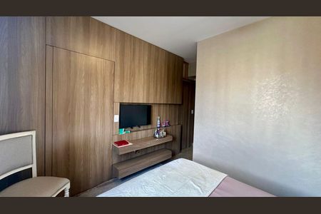 Apartamento à venda com 130m², 4 quartos e 3 vagas Apartamento à venda com 130m², 4 quartos e 3 vagasQuarto