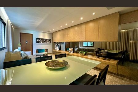 Apartamento à venda com 130m², 4 quartos e 3 vagas Apartamento à venda com 130m², 4 quartos e 3 vagasSala
