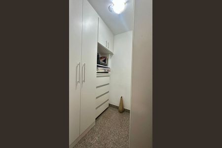Apartamento à venda com 130m², 4 quartos e 3 vagas Apartamento à venda com 130m², 4 quartos e 3 vagasQuarto de serviço