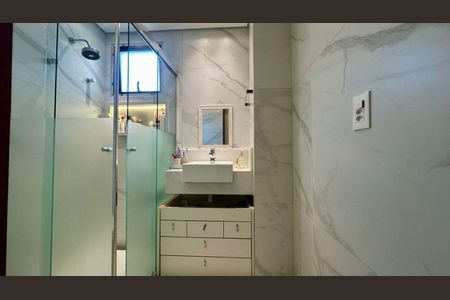 Apartamento à venda com 130m², 4 quartos e 3 vagas Apartamento à venda com 130m², 4 quartos e 3 vagasBanheiro
