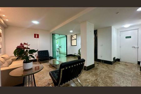 Apartamento à venda com 130m², 4 quartos e 3 vagas Apartamento à venda com 130m², 4 quartos e 3 vagasHall social