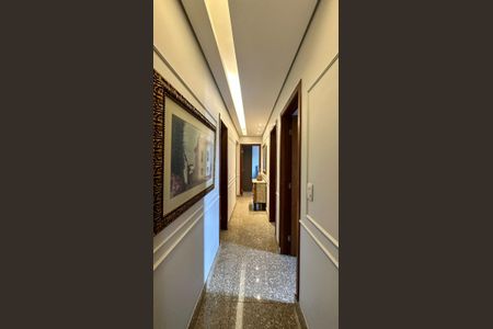 Apartamento à venda com 130m², 4 quartos e 3 vagas Apartamento à venda com 130m², 4 quartos e 3 vagasCorredor