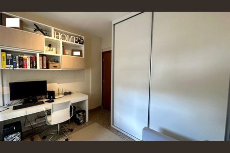 Apartamento à venda com 130m², 4 quartos e 3 vagas Apartamento à venda com 130m², 4 quartos e 3 vagasQuarto