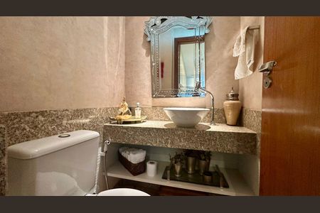 Apartamento à venda com 130m², 4 quartos e 3 vagas Apartamento à venda com 130m², 4 quartos e 3 vagasLavabo
