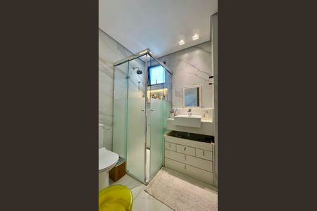 Apartamento à venda com 130m², 4 quartos e 3 vagas Apartamento à venda com 130m², 4 quartos e 3 vagasBanheiro