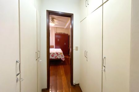 Apartamento à venda com 148m², 4 quartos e 3 vagasCloset da suíte 1
