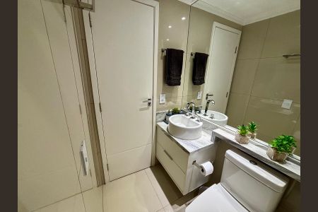 Apartamento à venda com 165m², 3 quartos e 2 vagasBanheiro