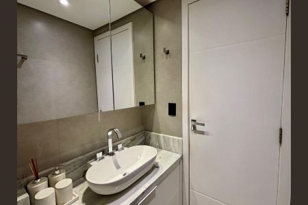 Apartamento à venda com 165m², 3 quartos e 2 vagasBanheiro