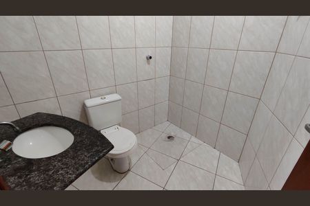 Casa de condomínio para alugar com 170m², 3 quartos e 2 vagas Casa de condomínio para alugar com 170m², 3 quartos e 2 vagasBanheiro da Suíte 1