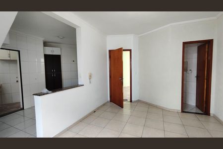 Sala de casa de condomínio para alugar com 3 quartos, 170m² em Jardim Nossa Senhora do Carmo, São Paulo