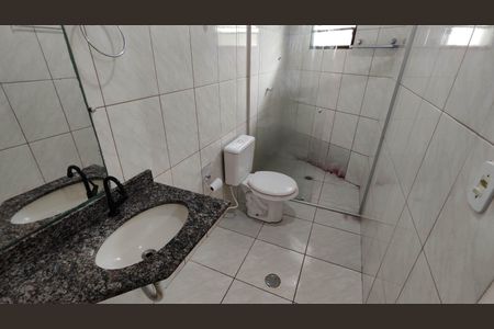 Casa de condomínio para alugar com 170m², 3 quartos e 2 vagas Casa de condomínio para alugar com 170m², 3 quartos e 2 vagasBanheiro da Suíte 2
